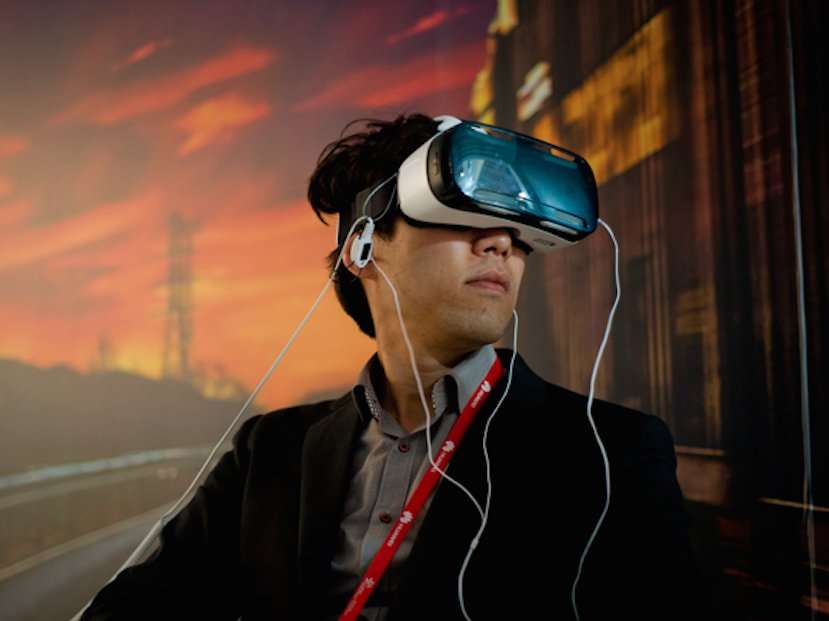 The Reviews For Samsungs Futuristic Virtual Reality Headset Are