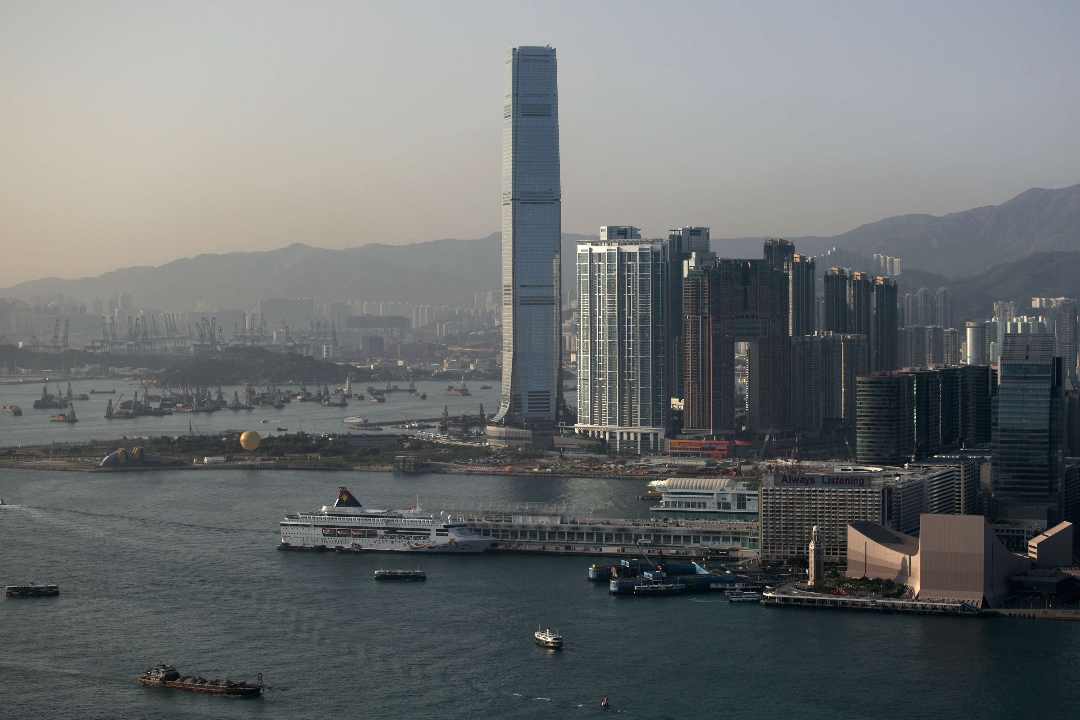 8. International Commerce Centre — Hong Kong (1,588 feet) | Business ...