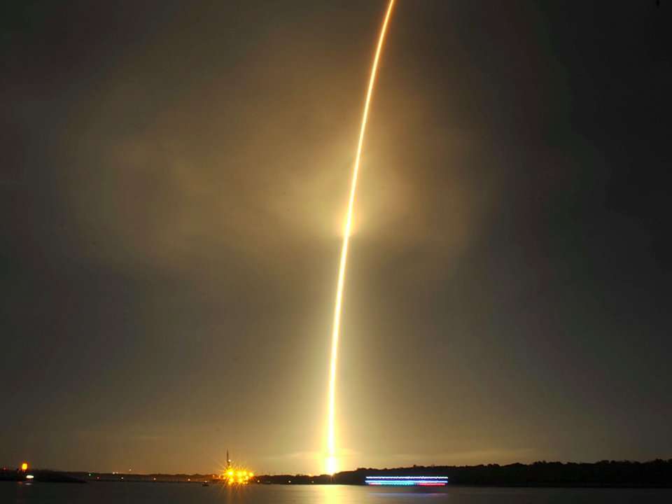 Gorgeous Photos From Spacexs Historic Rocket Launch And Landing