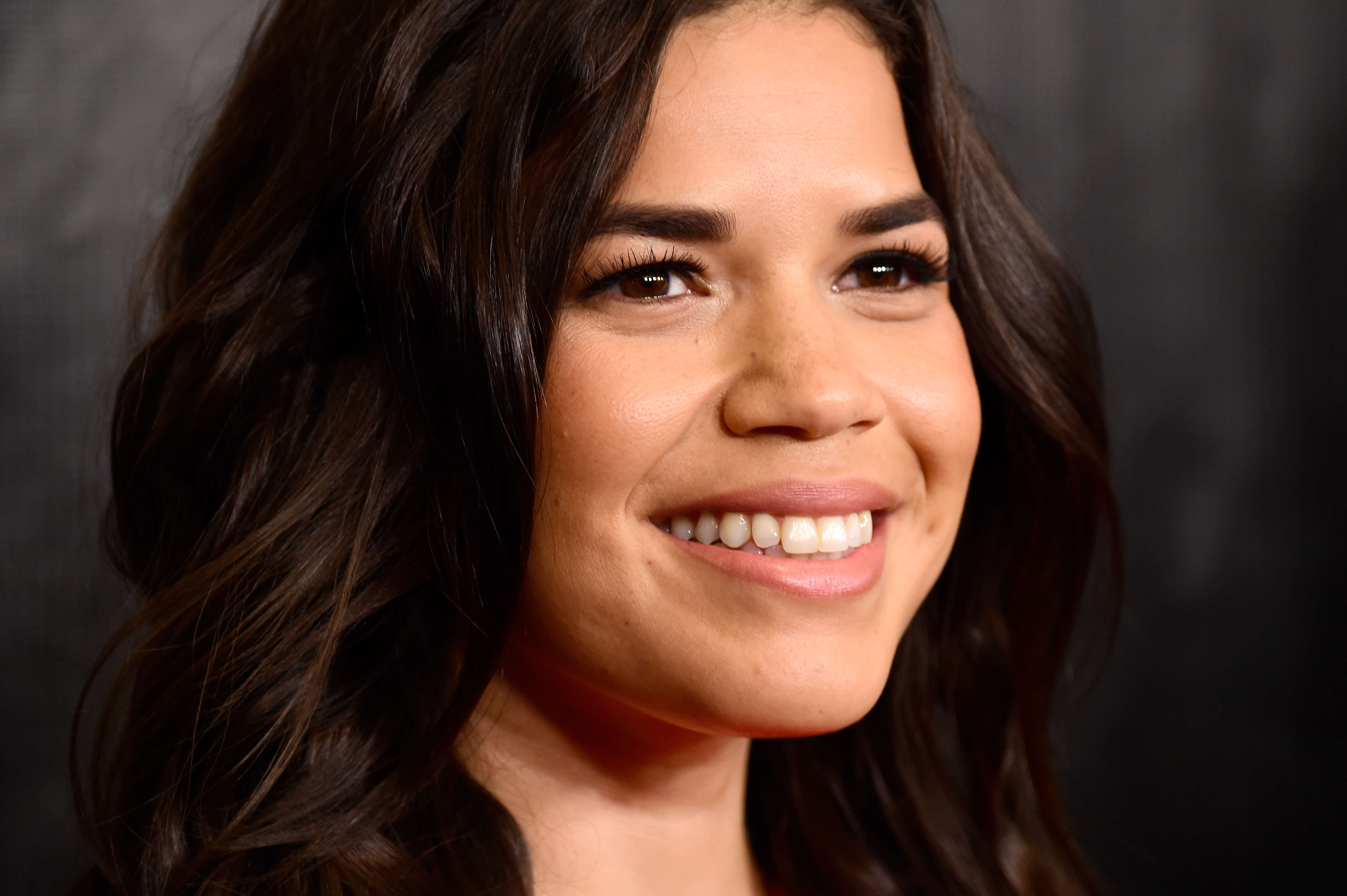 Latina - 2007, March - America Ferrera, How to Dress Your Latina Body, Flan