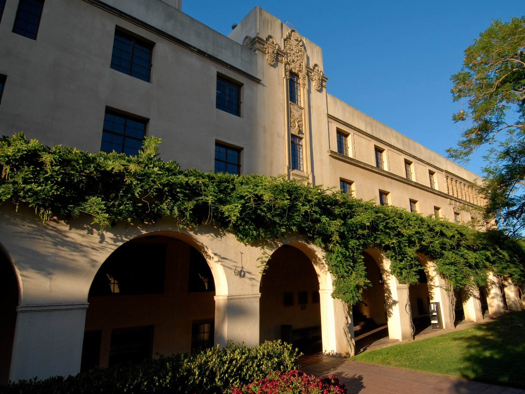 California institute of technology. Калифорнийский Технологический институт (КАЛТЕХ) В США. Калифорнийский университет в Пасадене. Калифор¬ний¬ский Техно¬логи¬че¬ский институт. ) California Institute of Technology - калифорнийский Технологический институт.