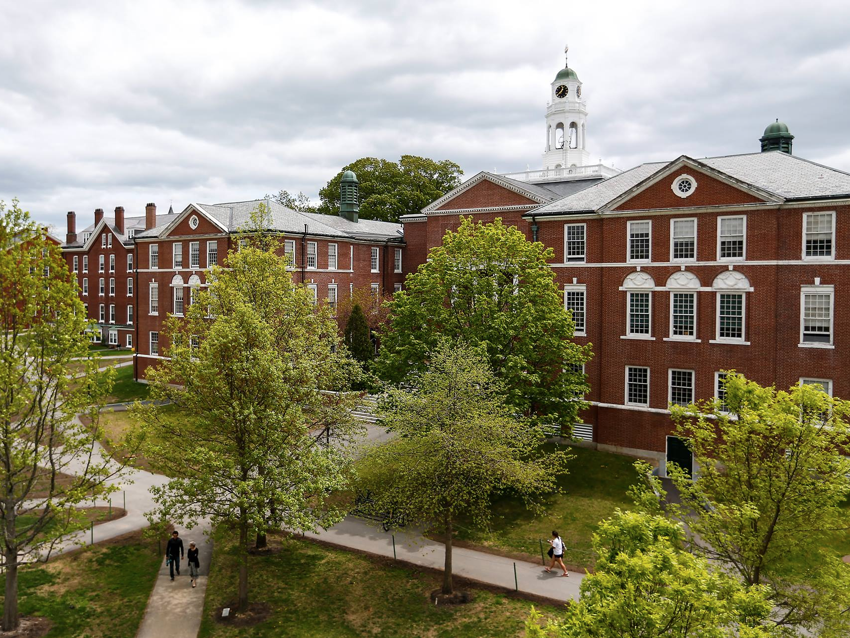 Academy high school. Филлипс Эксетер Академия. Частная школа Philip Exeter New Hempshir. Phillips Academy школа в Америке. Phillips Exeter Academy здание.