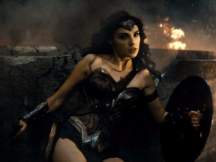 Gal Gadot couldn't breath in her initial Wonder Woman costume