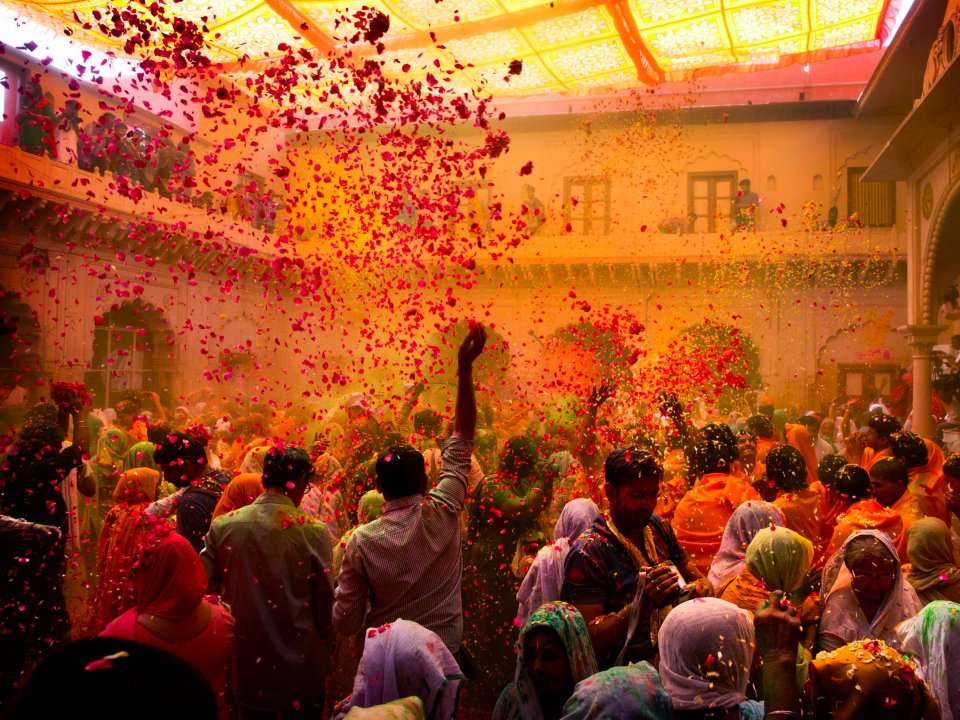 17 gorgeous photos of India's Holi festival, the most colorful party in ...