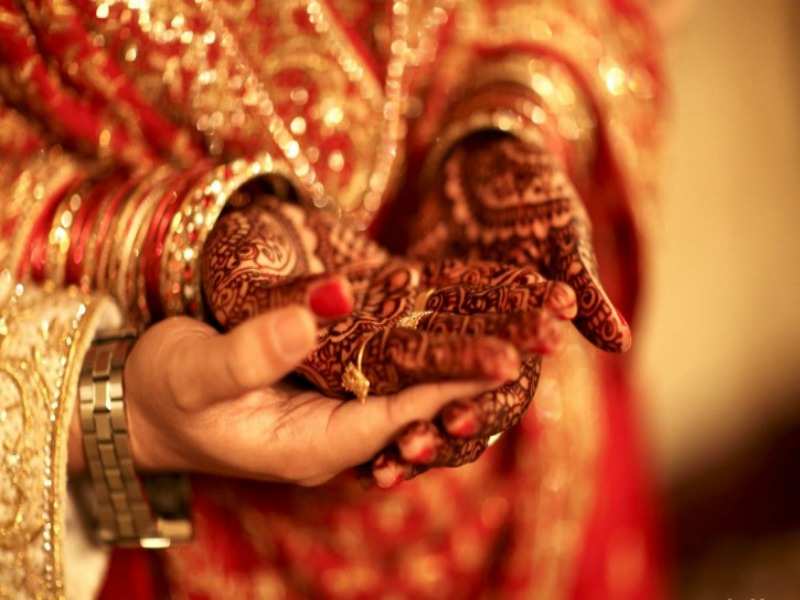 Don't fret brides-to-be, here's a complete guide on packing your wedding  trousseau