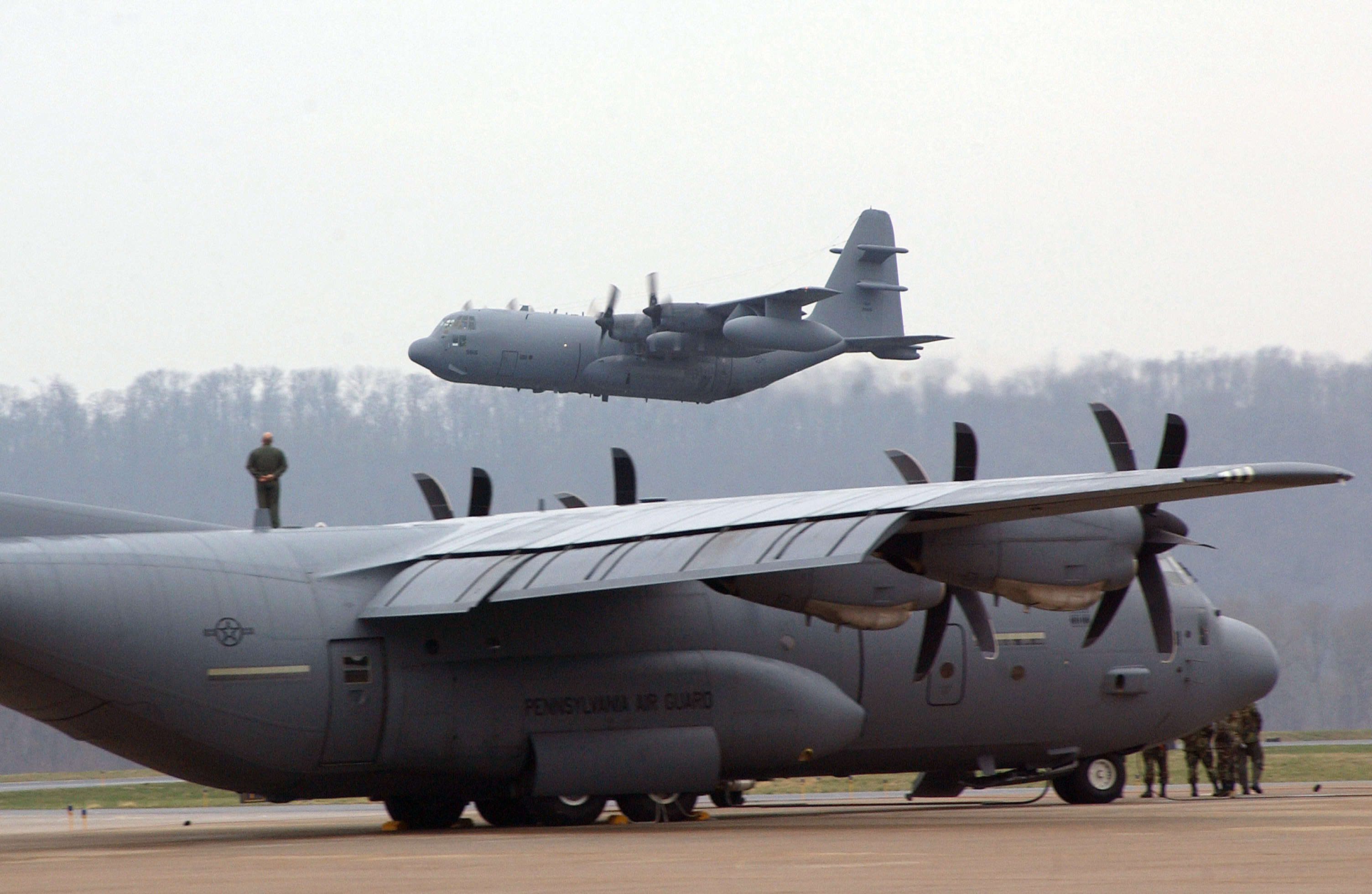 130 ар. EC-130j Commando solo. C-130 Hercules. EC-130j. Lockheed EC-130h Compass Call.