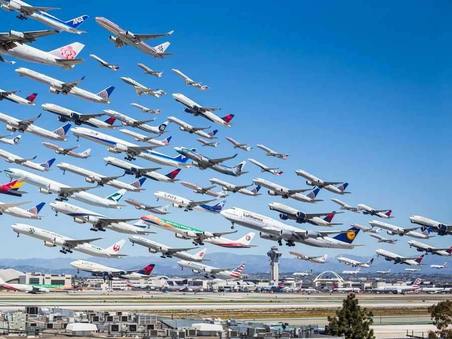 this-time-lapse-photo-of-planes-taking-off-at-lax-is-mind-blowing