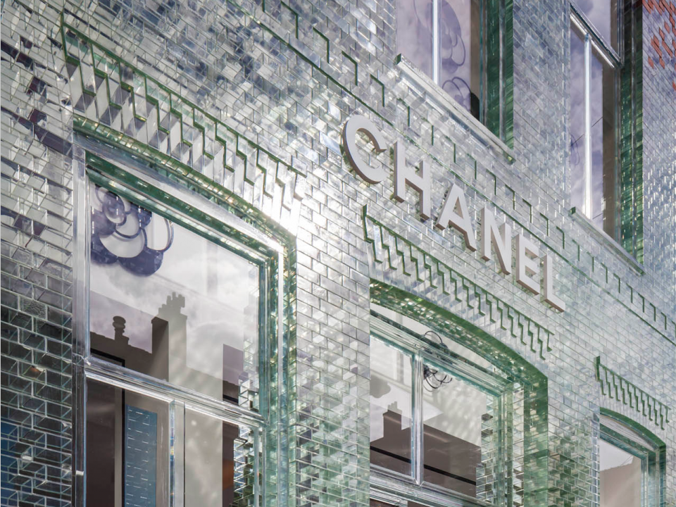 Chanel opens pop-up store in Amsterdam – Yakymour