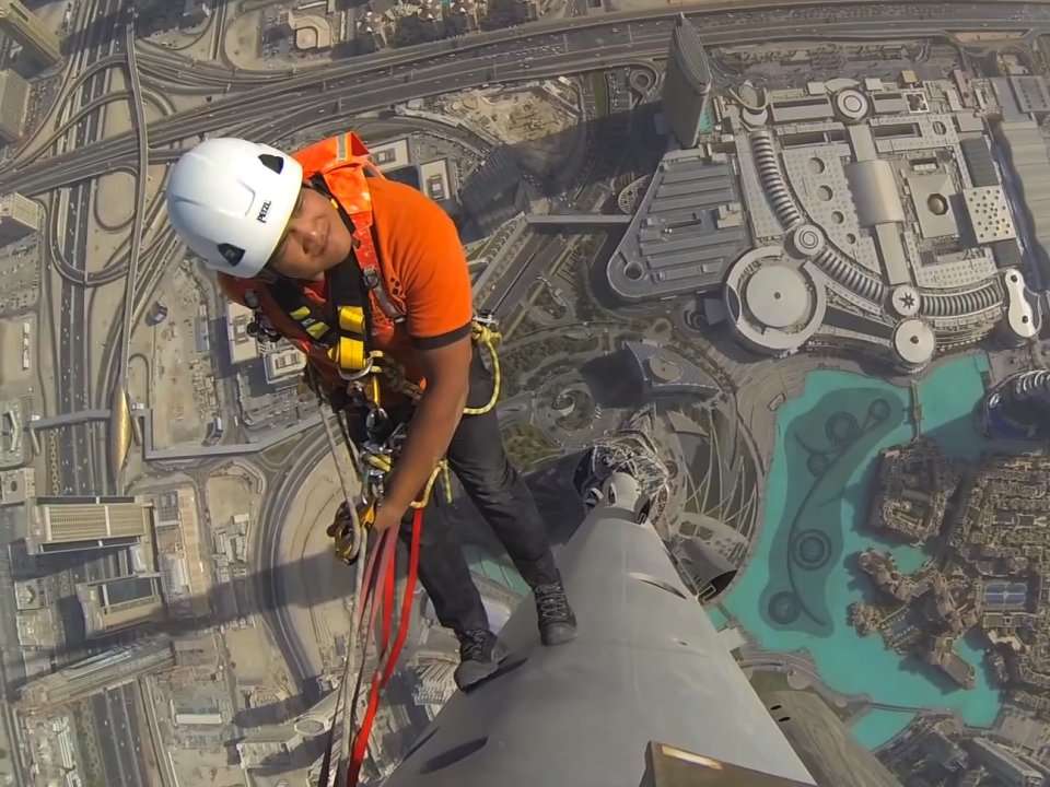 11 Of The Most Dangerous And Incredible Selfies Ever Taken Business