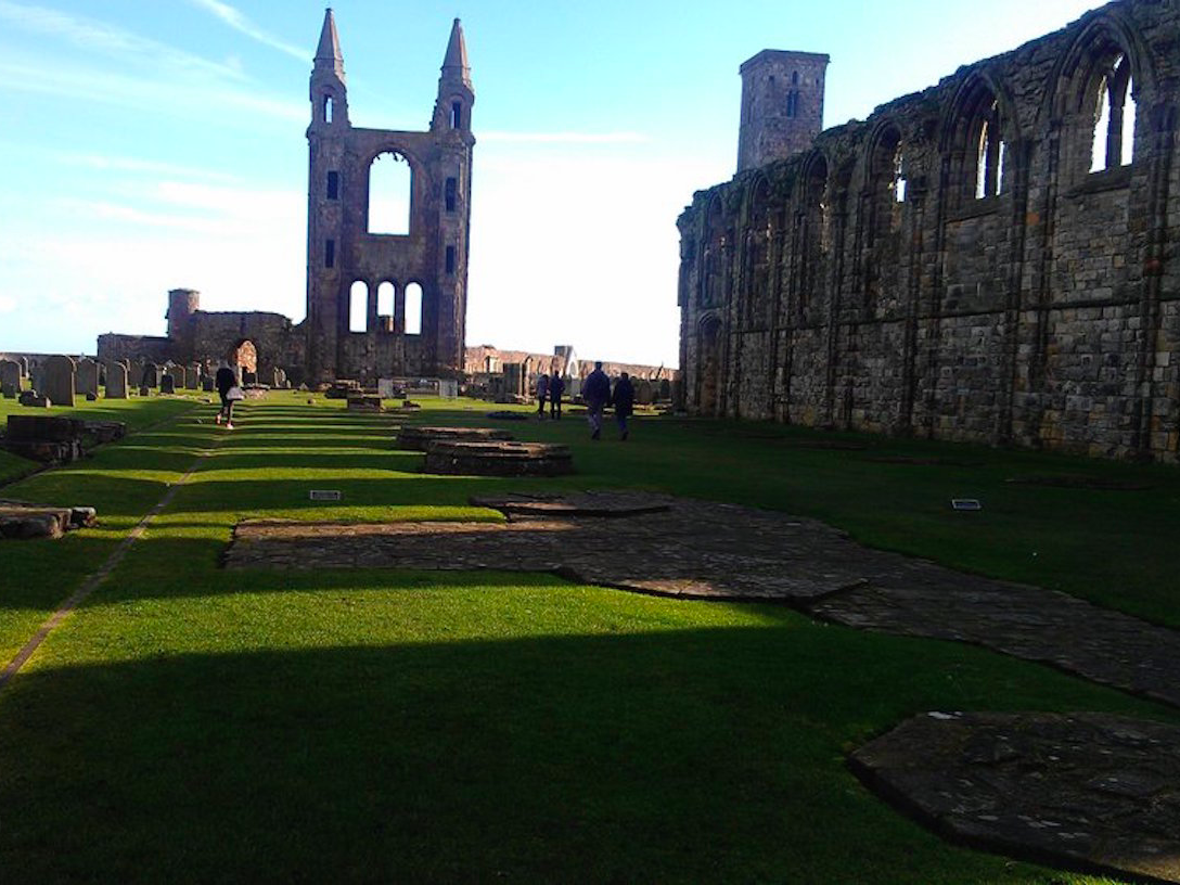 University of st andrews. Университет сент Эндрюс. Сент Эндрюс Шотландия. Сент-Эндрюсский университет университеты Шотландии. Метеотренд в Шотландии сент-Эндрюс.