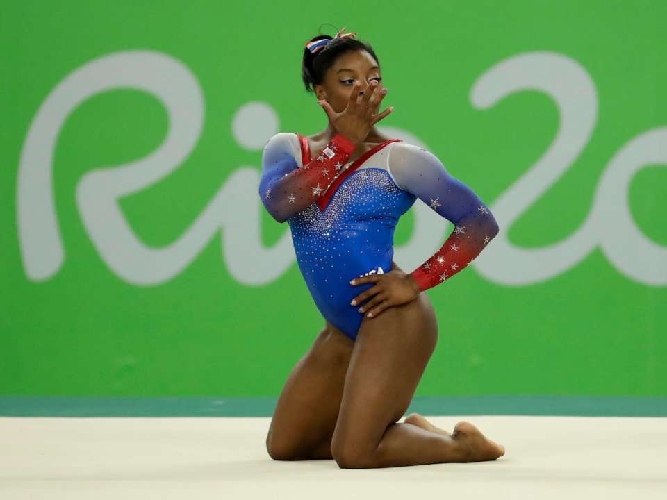 Simone Biles wraps up Olympics with nearperfect floor routine to win