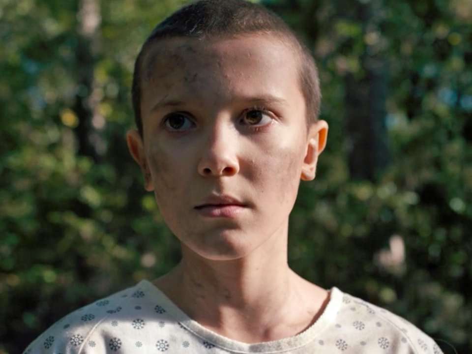 'Stranger Things' star Millie Bobby Brown shows getting her head shaved ...