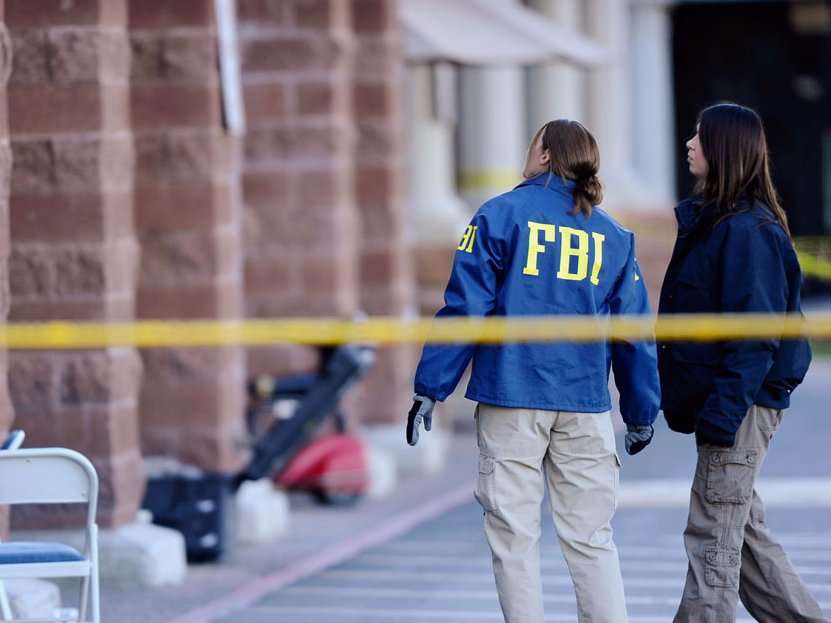 Former FBI hostage-negotiation trainer shares 6 tricks for getting people to do what you want