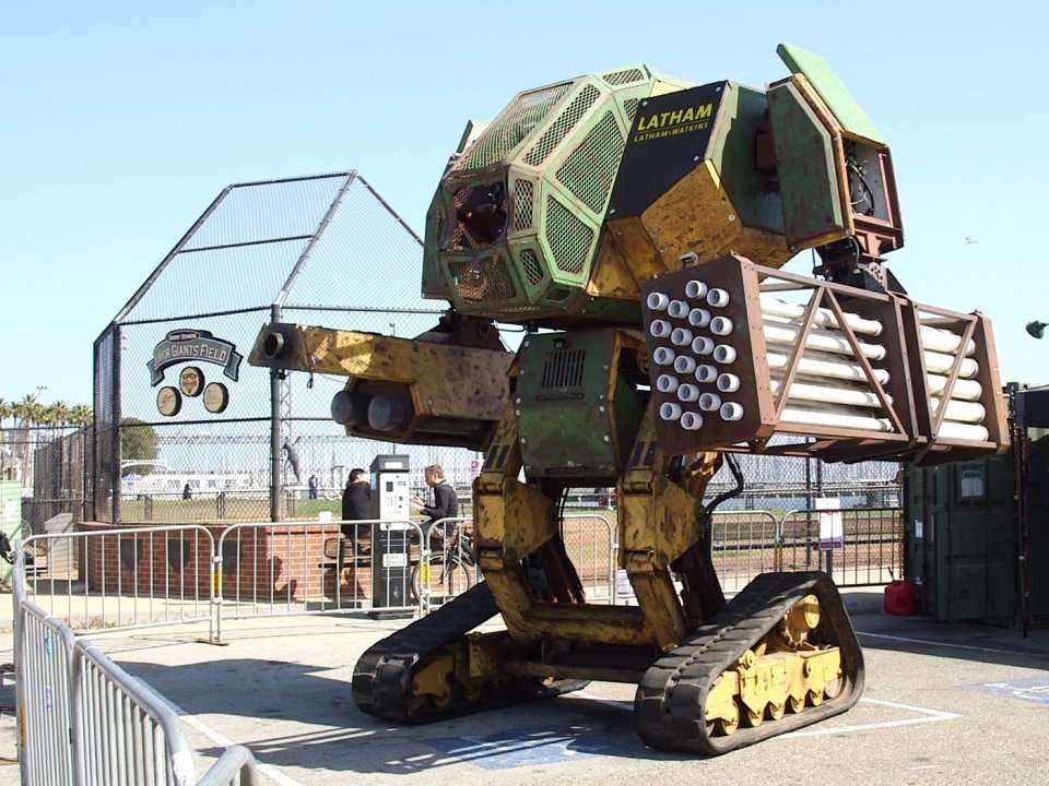 This American mega robot was built to fight another giant robot from