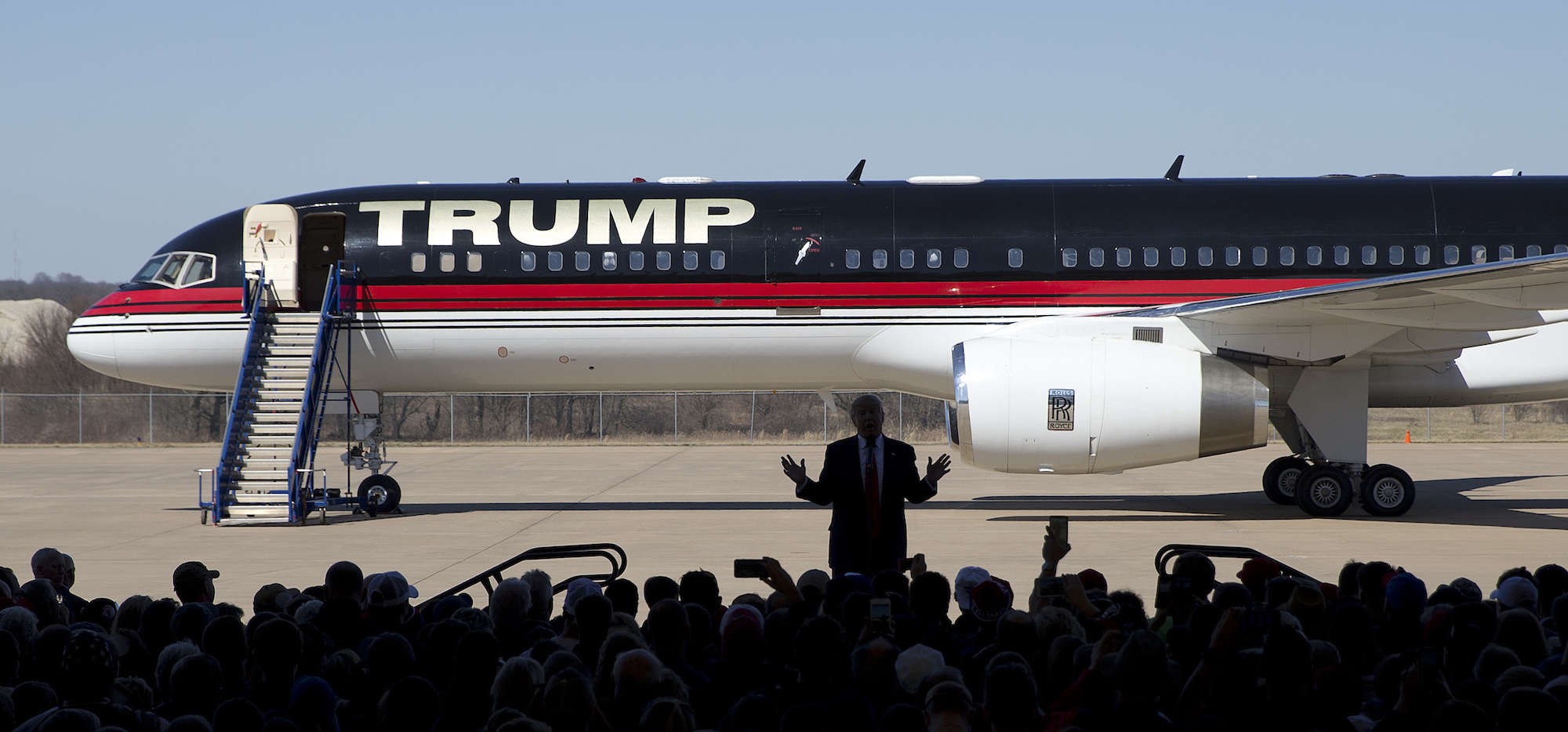 Боинг трампа. Boeing 757-200 Дональда Трампа. Самолет Трампа Боинг 757. Самолет Дональда Трампа.