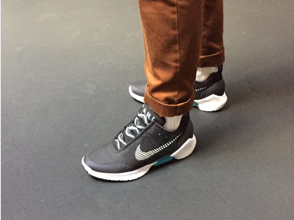 Here's what it's like to wear Nike's $720 self-lacing sneakers ...