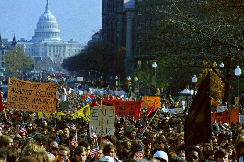 An Anti Vietnam War Protest In Washington Dc — November 15 1969 Business Insider India 