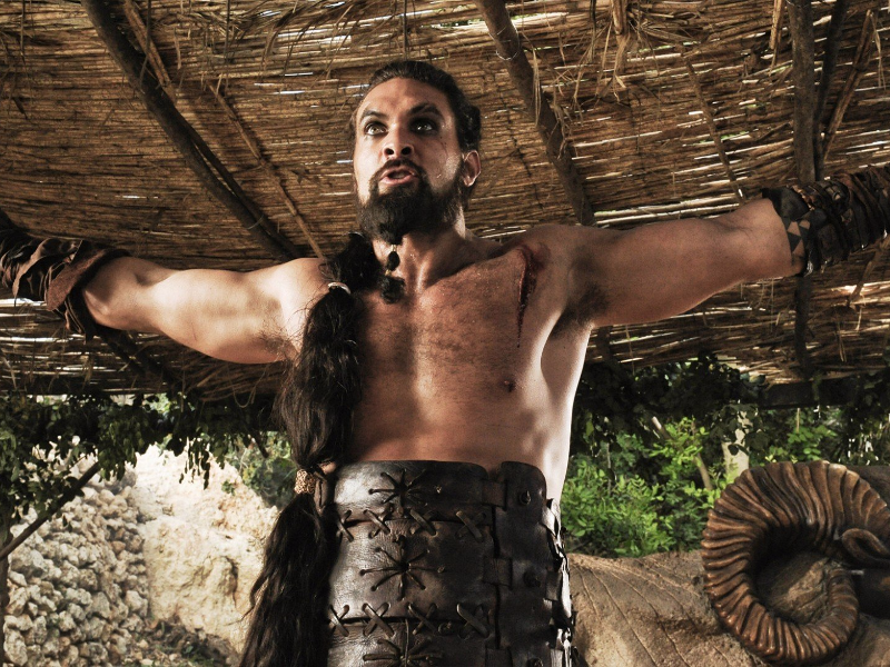 Khal Drogo doesn't have bells in his hair when he appears throughout ...