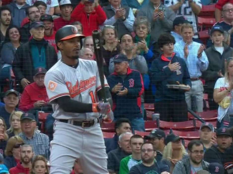 Red Sox Fans Gave Adam Jones A Standing Ovation In His First At Bat Following Racial Taunts At 4403