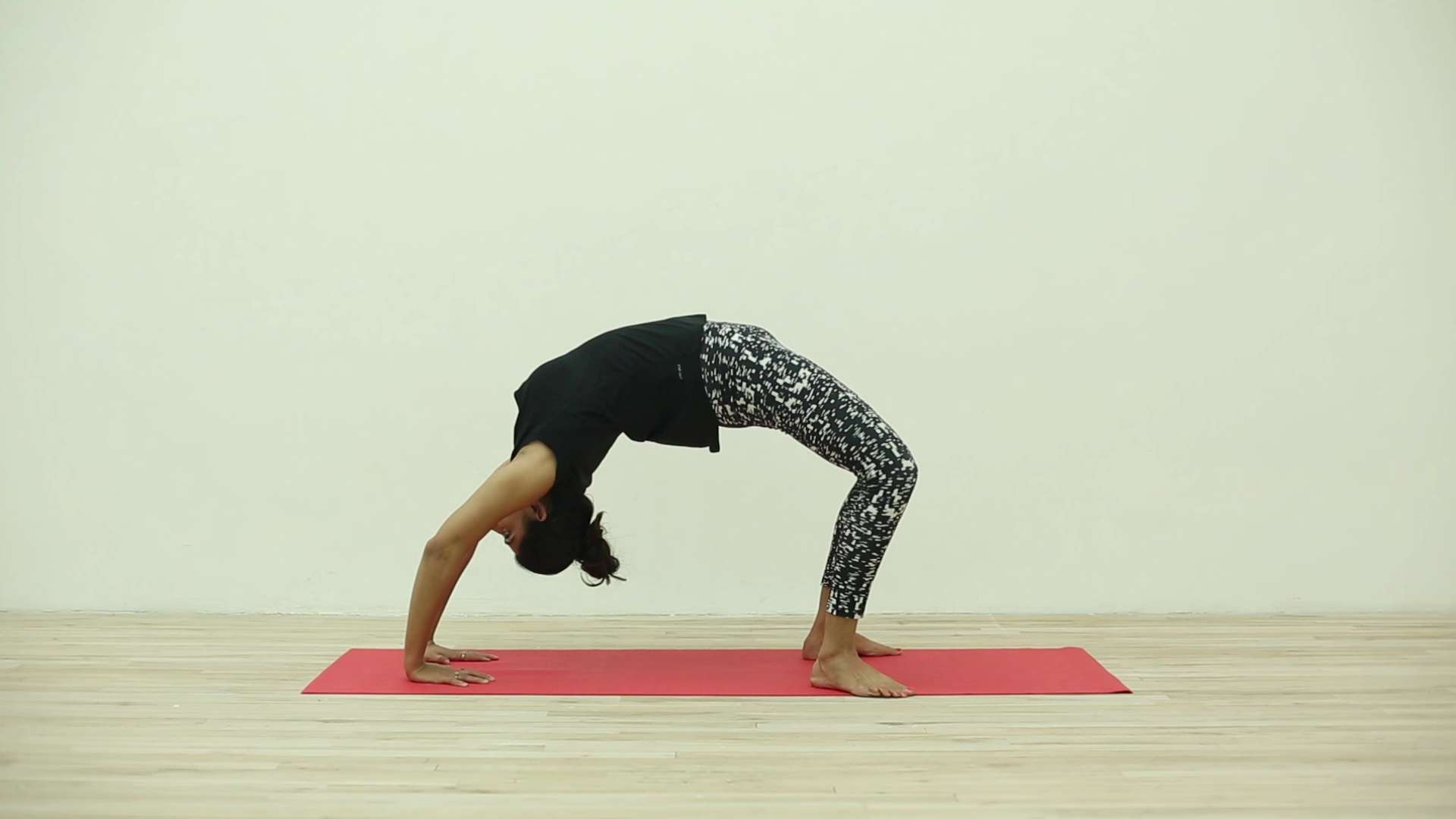 Easy Yoga Asanas for PCOS - Veera Health