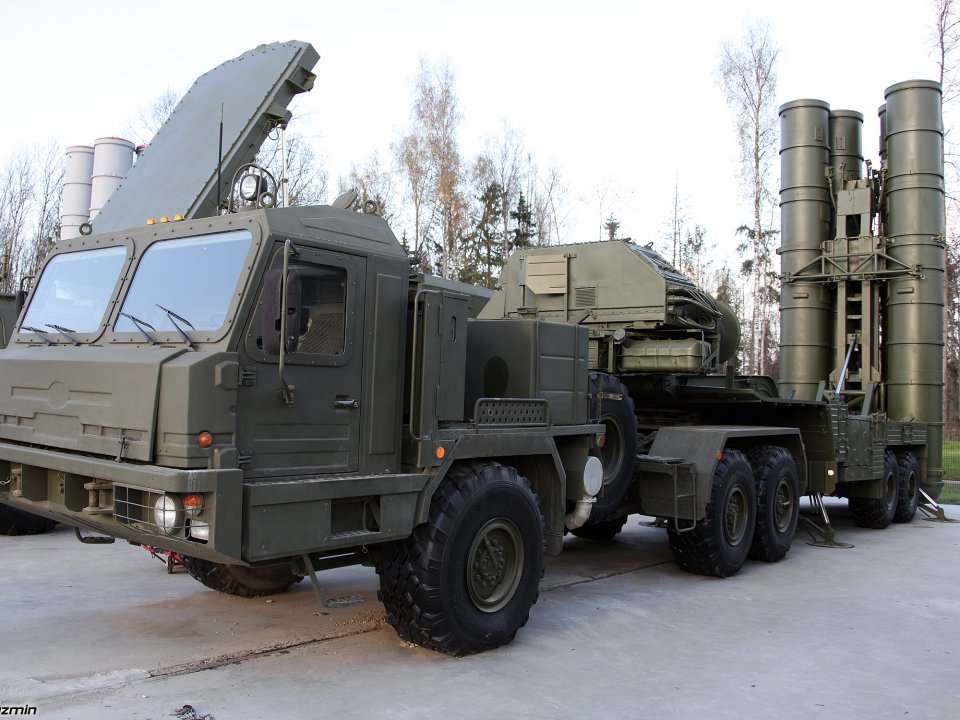 Saudi Arabia just agreed to buy Russia's S-400 missile defense system ...