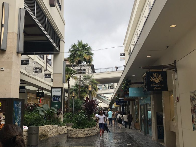 I Went to the Largest Open-Air Shopping Mall, What It's Like + Photos