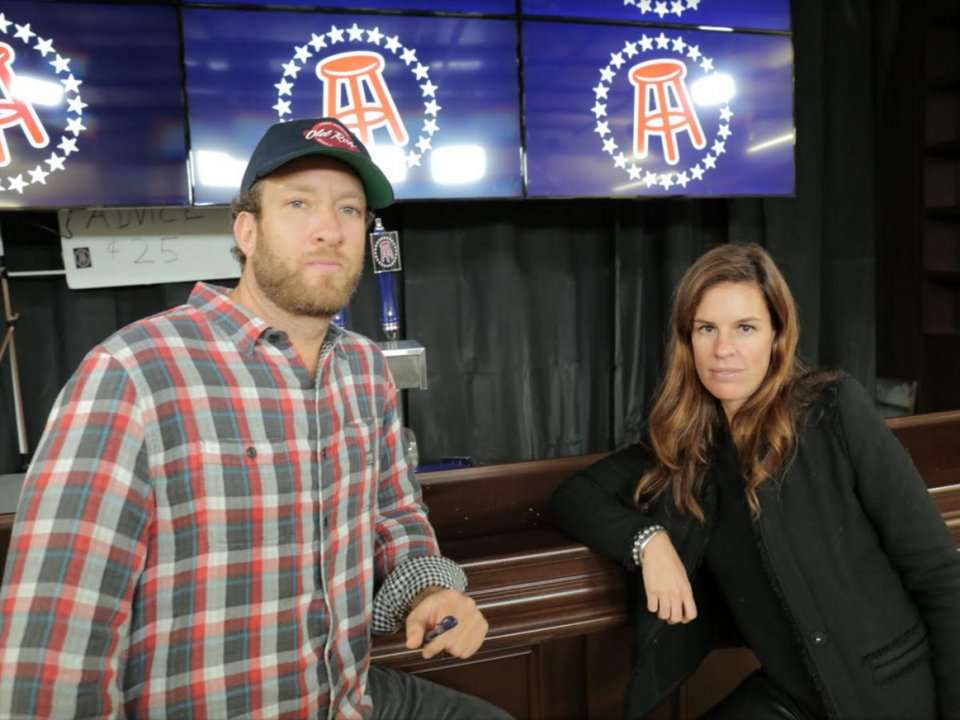 the-ceo-of-barstool-sports-explains-why-she-still-texts-job-candidates-at-weird-hours-on