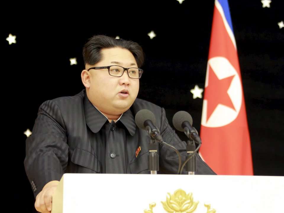 Kim Jong Un meets with South Korean officials for historic talks in ...