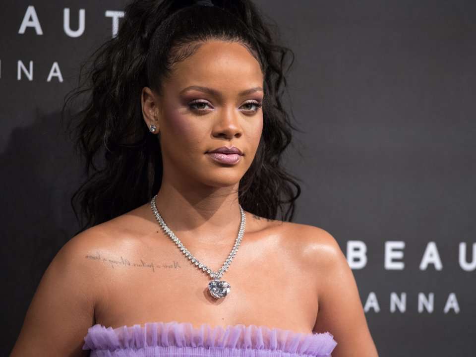 Rihanna Responds To Snapchat S Ad Making Light Of Chris Brown S Brutal Attack On Her Shame On