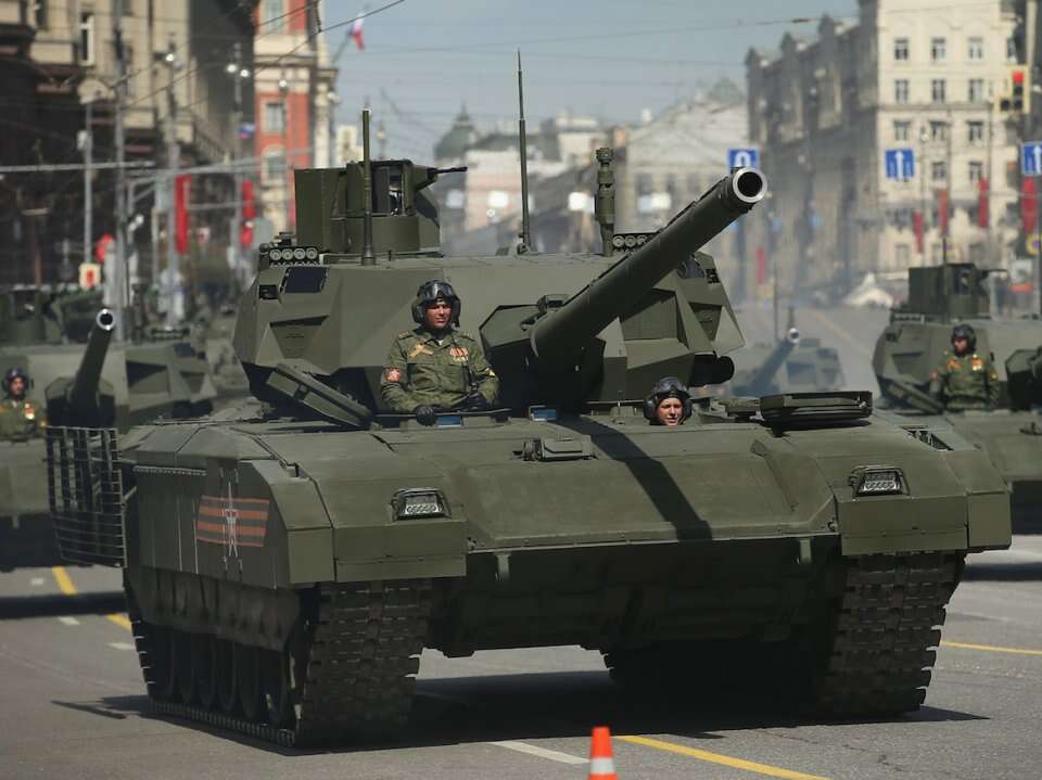 Russia Has Already Ordered 2 Battalions Of Next Generation T 14 Armata Tanks Here S Everything