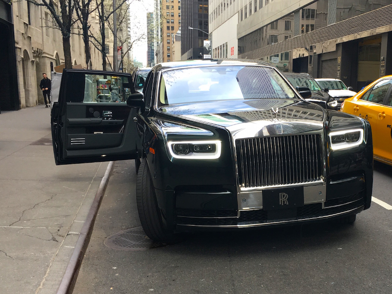 Open up Rolls-Royce's signature coach doors... | Business Insider India