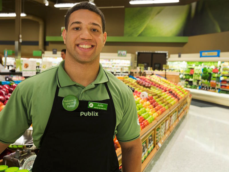 Market employee. Работник супермаркета. Униформа супермаркет. Персонал продуктового магазина. Сотрудники супермаркета.