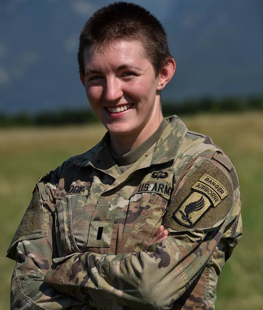 US Army Paratrooper 1st Lt. Anna Hodge becomes the first Ranger ...