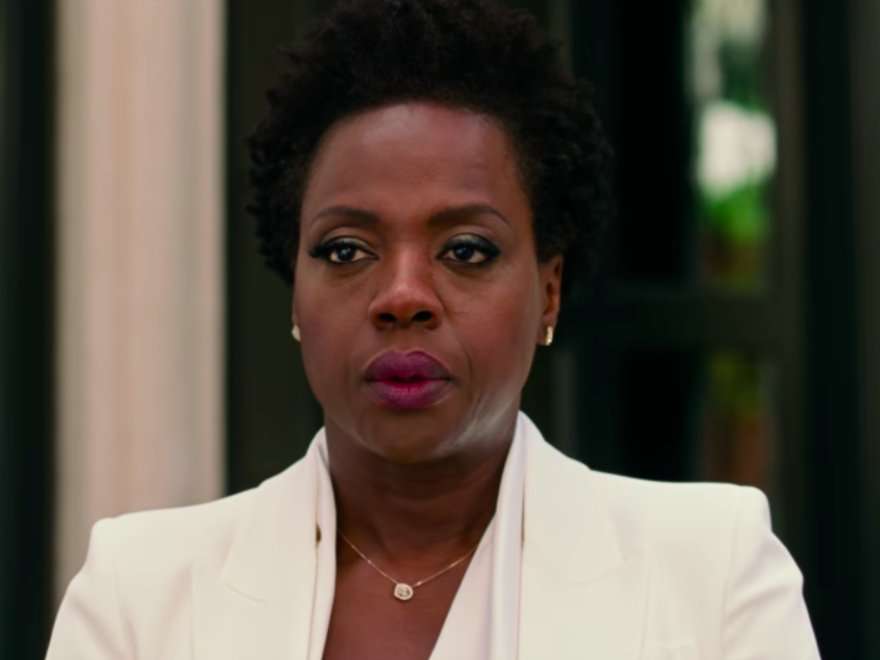 Naslės Pateikia Tam Tikra Labai Reikalinga Originaluma Ziurovų Filme Kurį Akcentuoja Oskaro Kalibro Pasirodymas Viola Davis