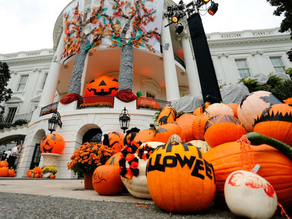 23 Photos That Show How Halloween Is Celebrated At The White House ...