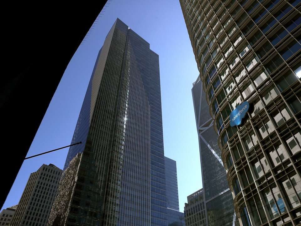 tilting skyscraper chicago
