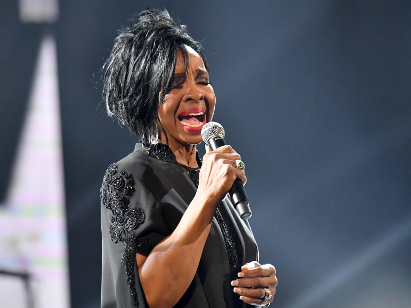 Gladys Knight hits the prop-bet 'over' for singing the national anthem at  the Super Bowl