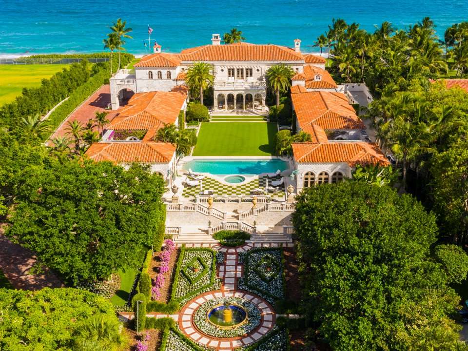 A 135 Million Mansion With 210 Feet Of Private Beach Is One Of The Most Expensive Homes For Sale In Florida And Its Right Down The Street From Trumps Mar A Lago Club 