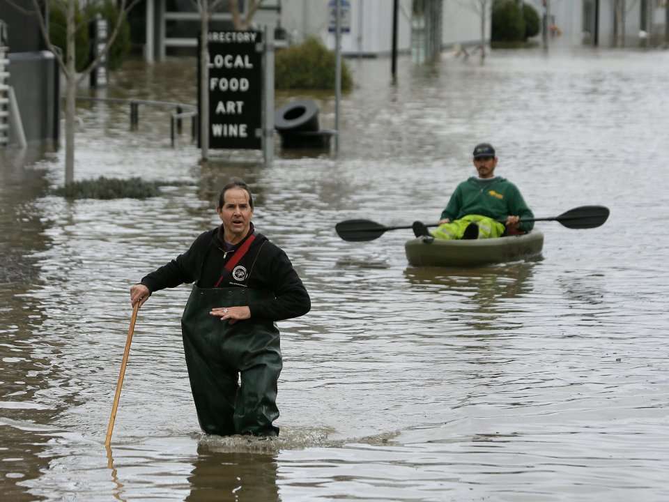 California's wine country is facing its worst flood since 1995. Photos ...