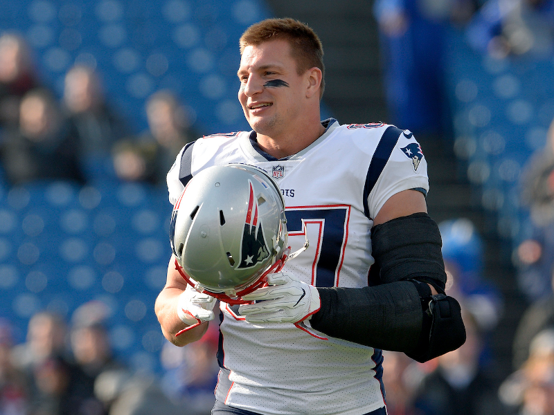 Rob Gronkowski Announces NFL Retirement After 9 Seasons with