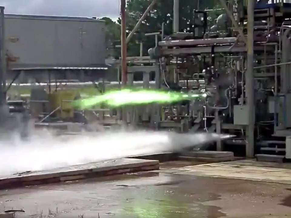 Jeff Bezos Tweeted A Video Of His Lunar Lander Spewing Green Flames 