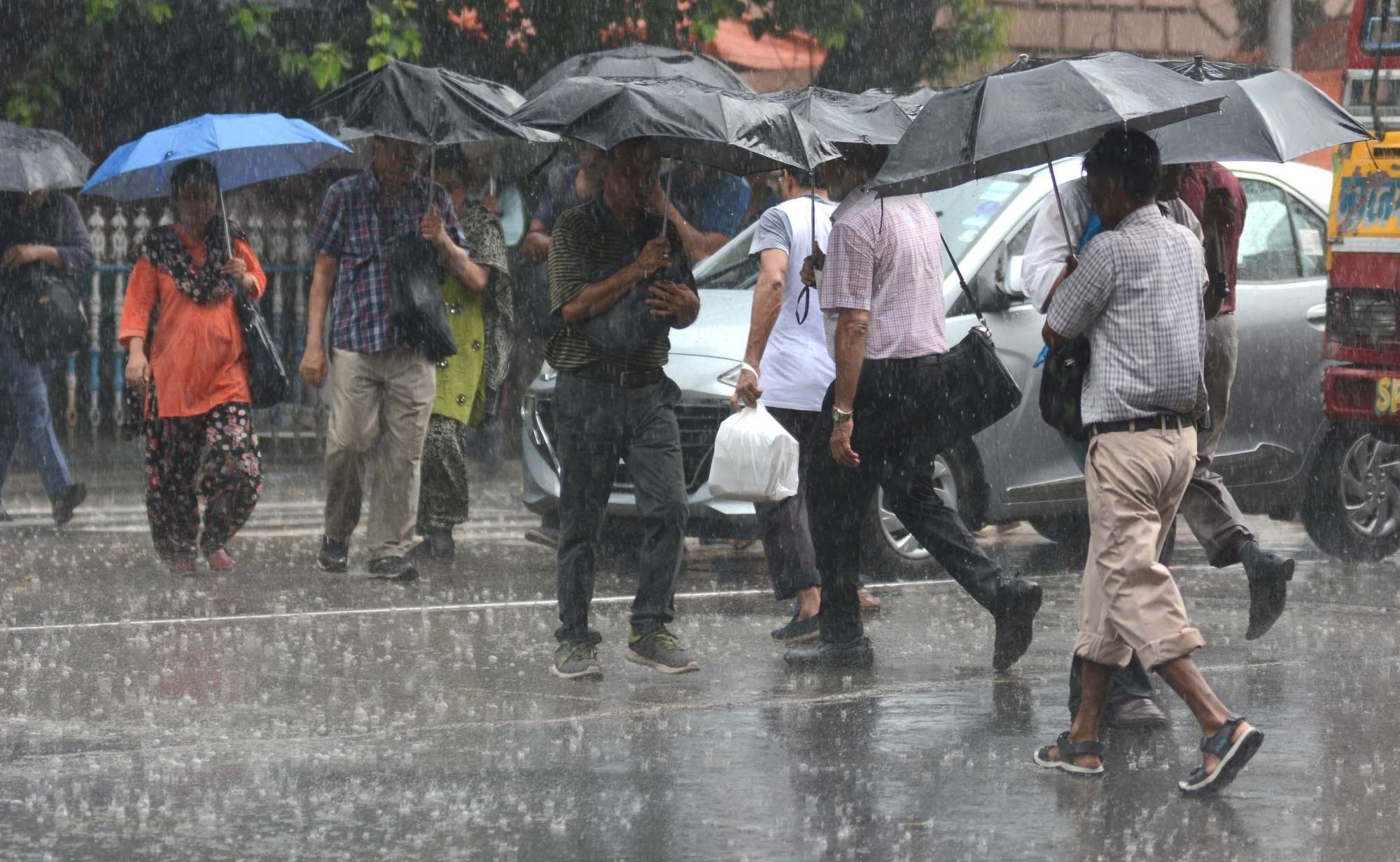 Top Indian cities brace for a wet weekend after Met Dept forecast ...