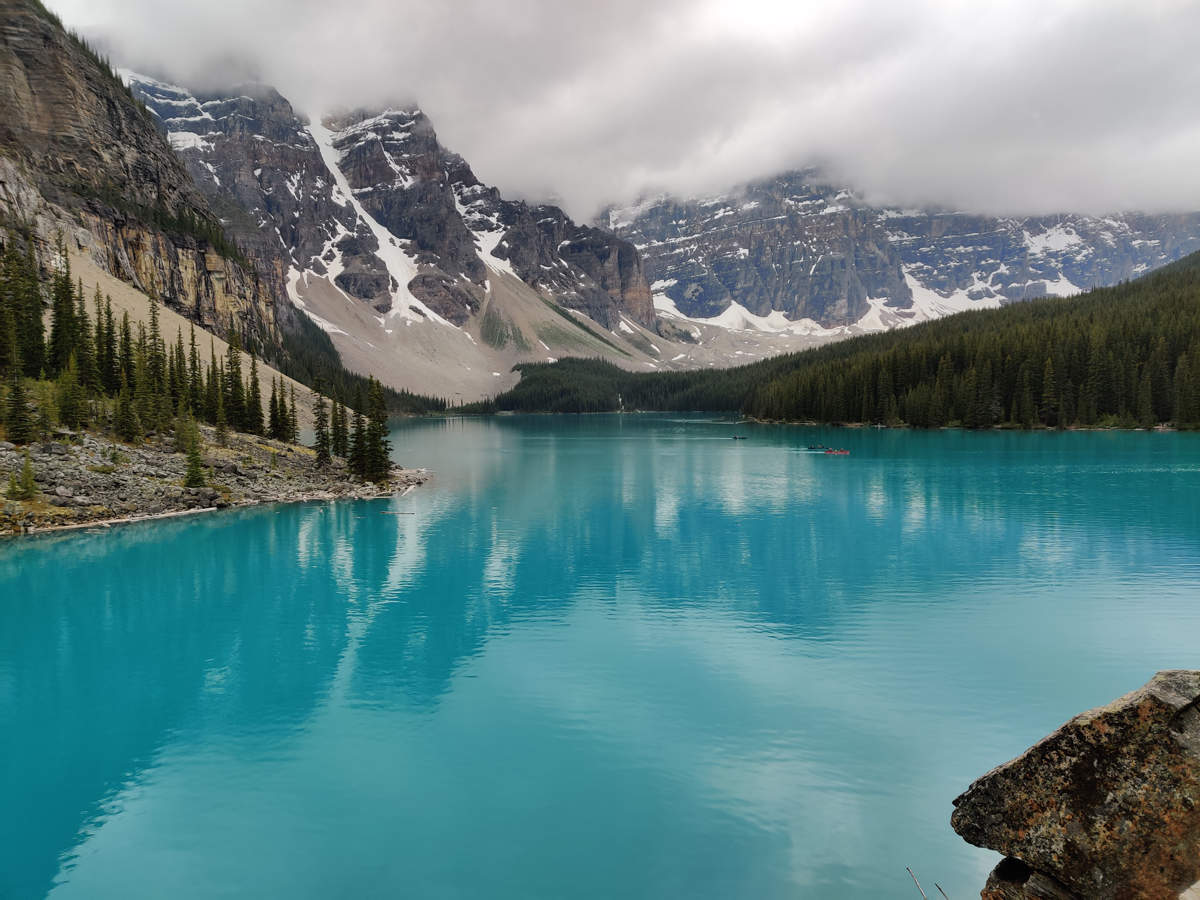 Make lake. Национальный парк Банфа озеро Луиз. Озеро Банф. Озеро Луиз Канада. Озеро Банф Канада.