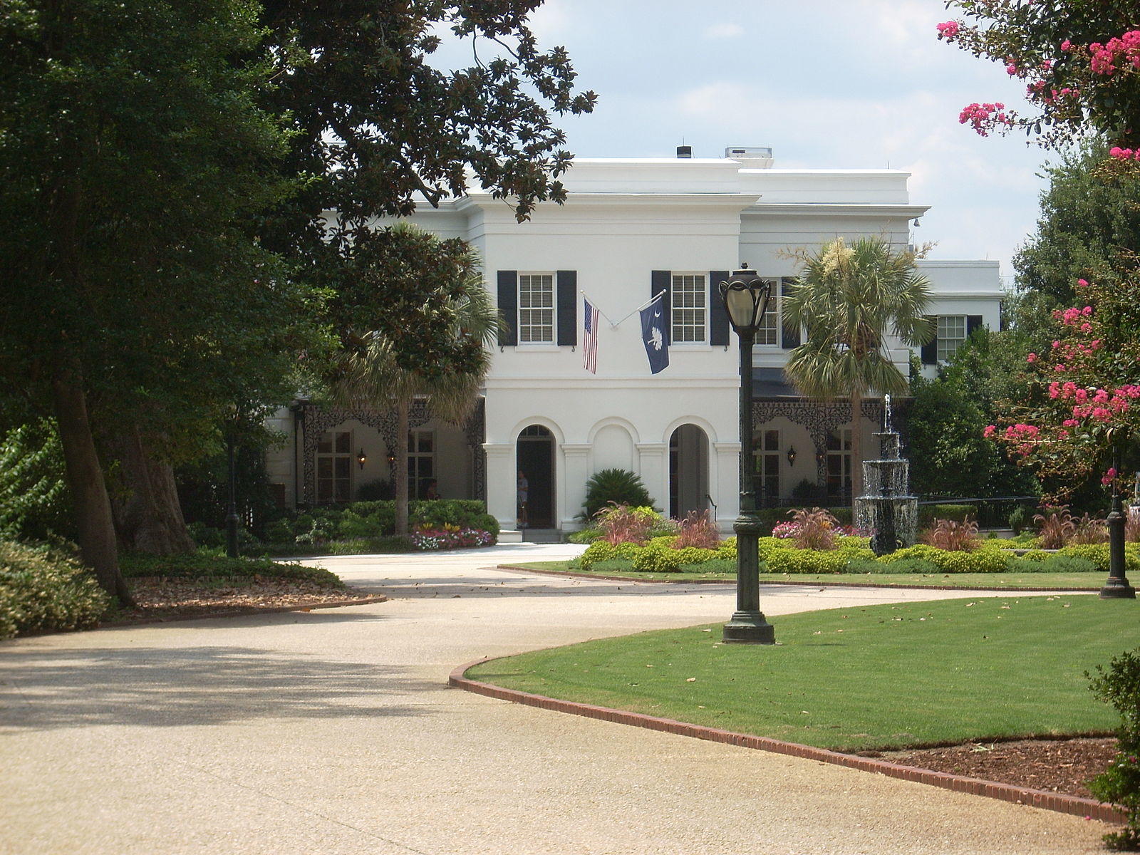 The South Carolina Governor's Mansion Is In Columbia. | Business ...