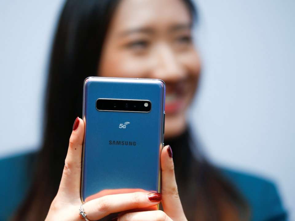 how-to-hide-text-messages-on-a-samsung-galaxy-s10-and-lock-your