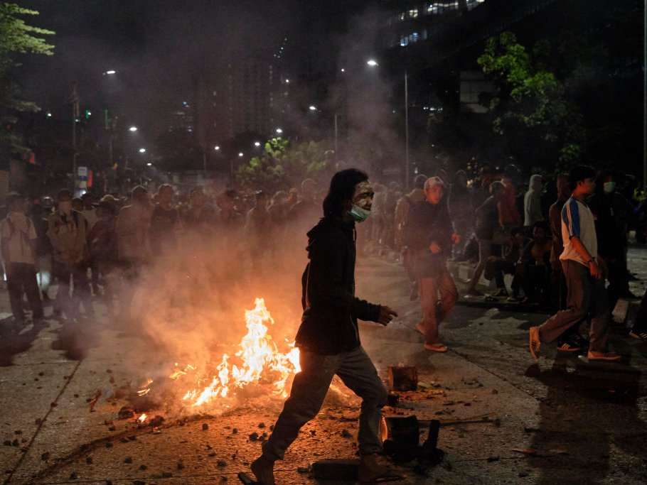 Indonesian Police Fire Tear Gas And Water Cannons At Protesters Rallying Against A New Law That 7549