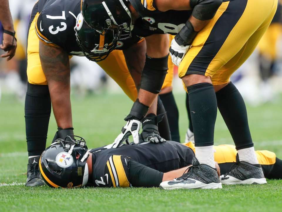 Steelers quarterback Mason Rudolph knocked out cold after hit, but ...