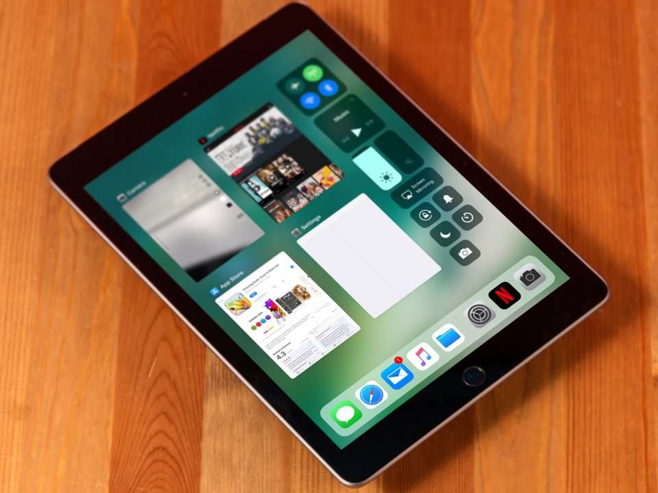 how to link ipad and iphone together