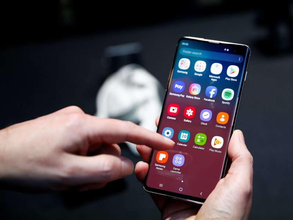 'Why am I not receiving text messages on my Samsung Galaxy S10?': 5