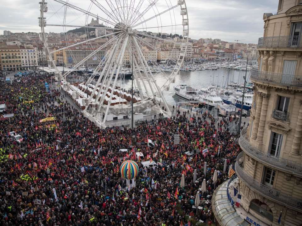 Photos Show Hundreds Of Thousands Of People Protesting In France In The ...